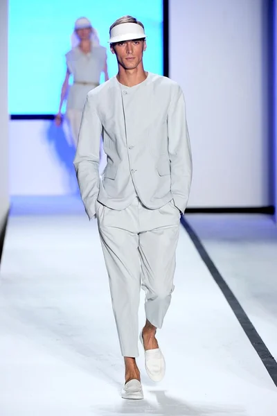 Look 13